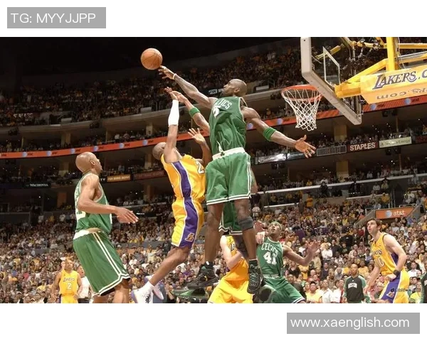 史蒂文亚当斯：从NBA新星到篮球界的坚韧斗士之路